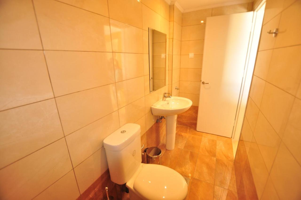 Barbayiannis Studios Moraḯtika Luaran gambar