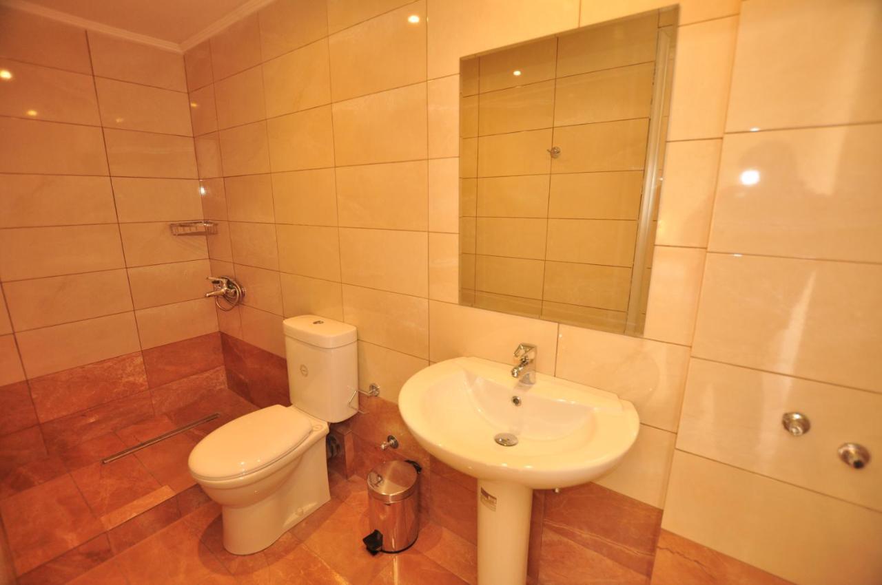 Barbayiannis Studios Moraḯtika Luaran gambar